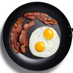 https://rochemamabolo.files.wordpress.com/2013/08/bacon-and-eggs-300x300.jpg